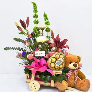 Arreglo de Flores con Peluche y Chocolates a domicilio en Bogotá