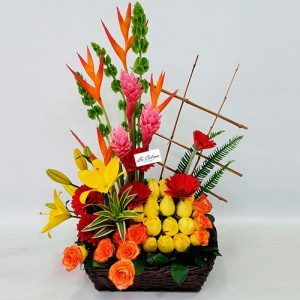 Arreglo floral Exótico Con Rosas y Lirios Gijon