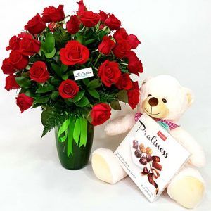 Arreglo de Rosas Peluche y Chocolates para el día de la Madre