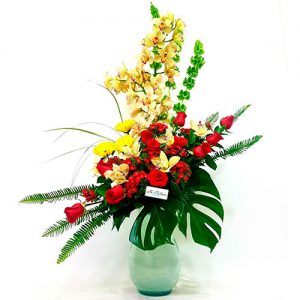 Arreglo floral con rosas y orquidea Bogota
