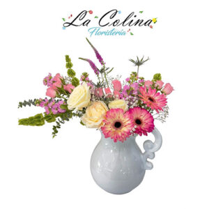 Jarra floral Museo con rosas y gerberas