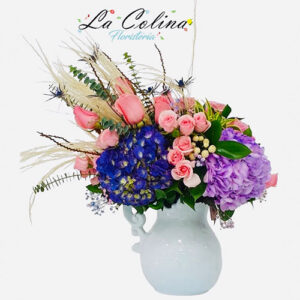 Jarra de cerámica rosas y hortensias