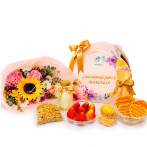 Desayuno económico para mujer con ramo de flores surtidas